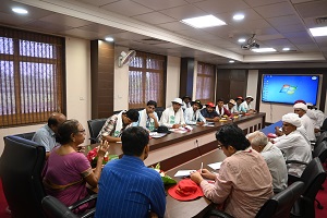 सोलापुर-राजस्थान-अनारकिसानों