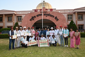 सोलापुर-राजस्थान-अनारकिसानों