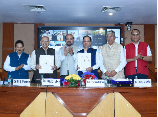 Dr M.L. Jat, Secretary, DARE & DG, ICAR and Dr Himanshu Pathak, DG ICRISAT felicitated at function held jointly by NAAS and TAAS