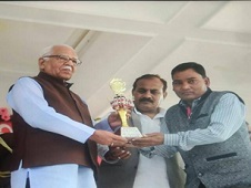 KVK, Lucknow under ICAR-IISR grooms a Marginal Land Holding Farmer to earn Crores from Beekeeping 01