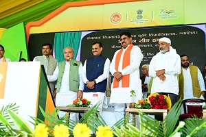 agricultural-development-country-Shri Tomar-02_0.jpg