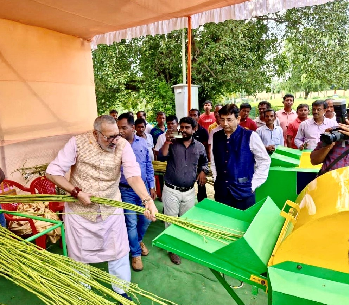 Union Textile Minister Shri Giriraj Singh Visits ICAR-CRIJAF, Showcases ‘New Age Fibres’