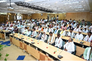 Shri Vishwas Sarang and Shri Darshan Singh Choudhary Attend PM-KISAN 20th Installment Release Programme