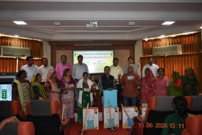ICAR-DMAPR, Anand Organises training program on balanced use of fertilizers and Promotion of medicinal and aromatic plants cultivation